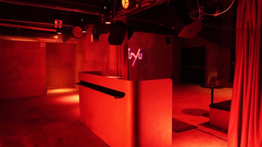 Interior del club YuYu en Ciudad de México